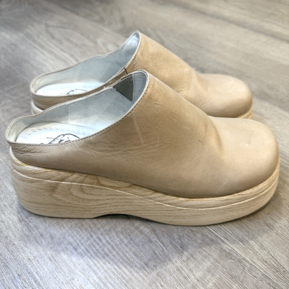 Free People Tan Platform Clog Mules - Picture 2 of 6